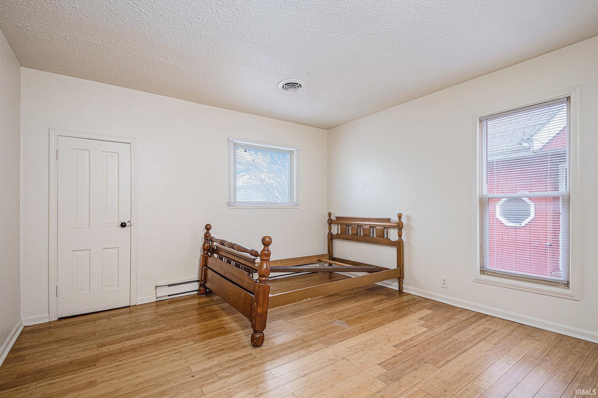 Elkhart, Indiana 46514, United States, 5 Bedrooms Bedrooms, ,2 BathroomsBathrooms,Residential,Active,152683