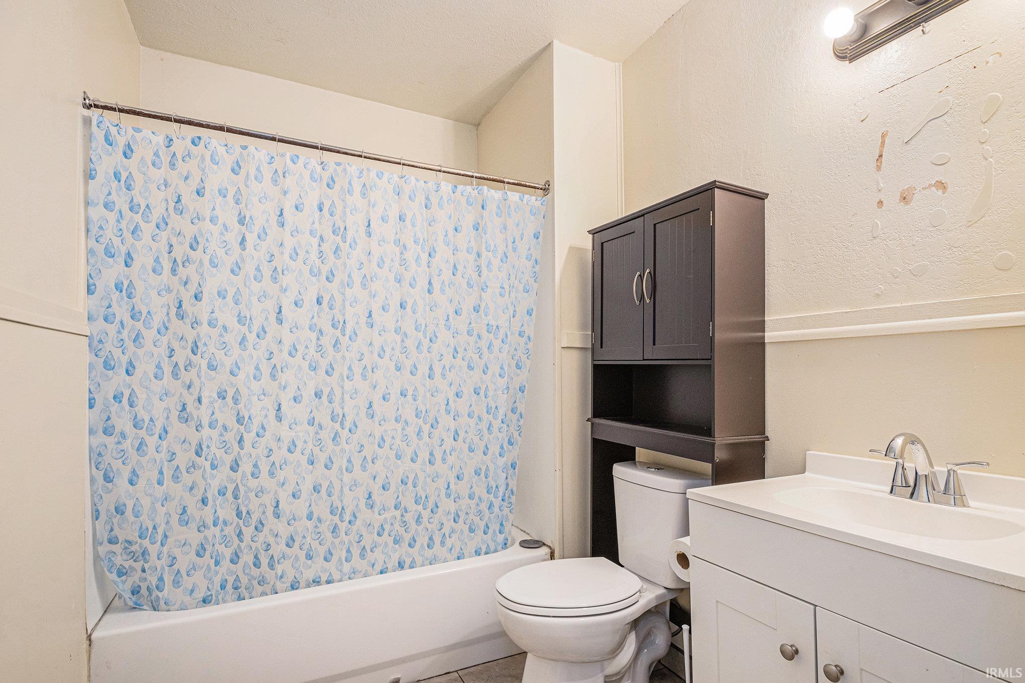 Elkhart, Indiana 46514, United States, 5 Bedrooms Bedrooms, ,2 BathroomsBathrooms,Residential,Active,152683