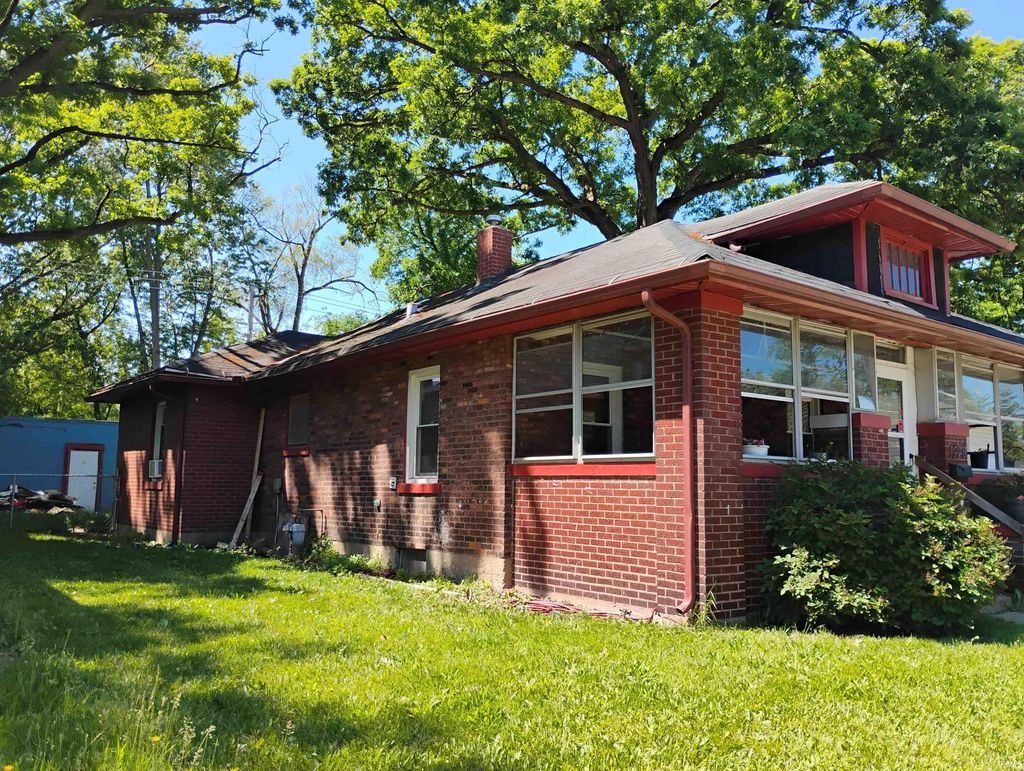 Photo of 1128 Bissell Street, South Bend, IN 46617 (MLS # 202620814)