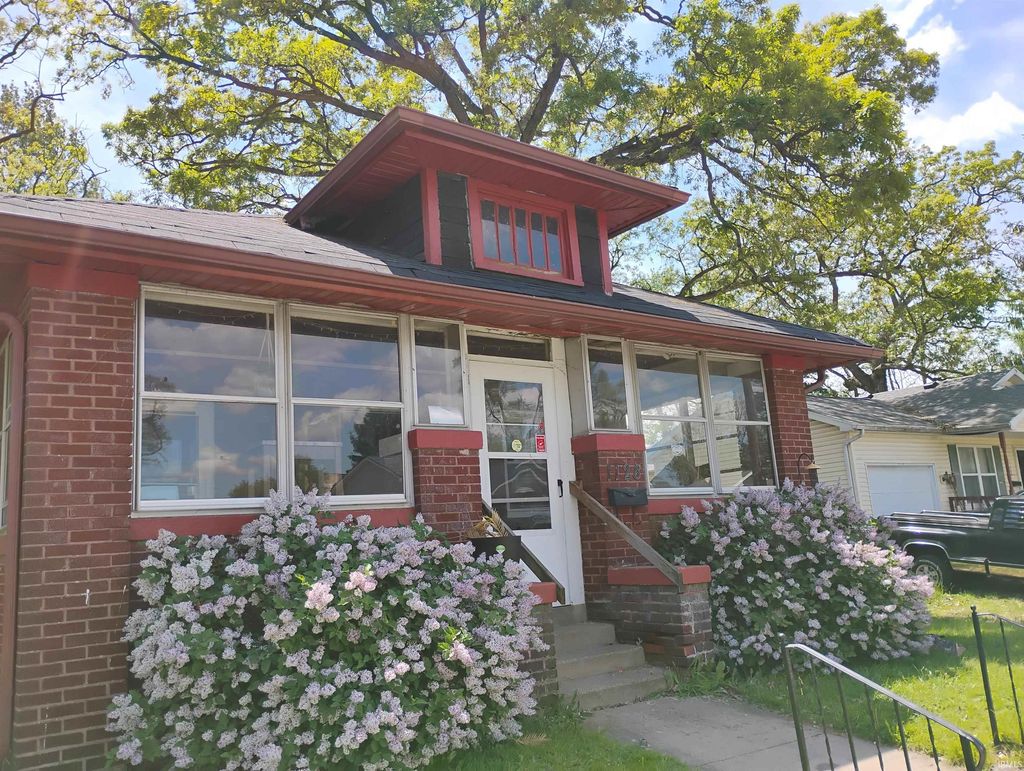 Photo of 1128 Bissell Street, South Bend, IN 46617 (MLS # 202620814)