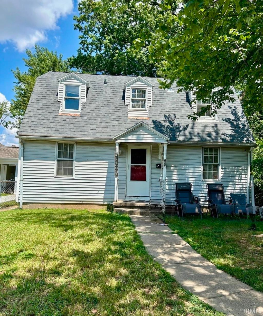 Photo of 822 MADISON Avenue, Evansville, IN 47713 (MLS # 202621048)