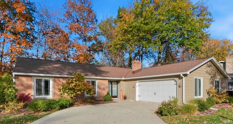 Photo of 8413 Sagimore Court, Fort Wayne, IN 46835 (MLS # 202544147)