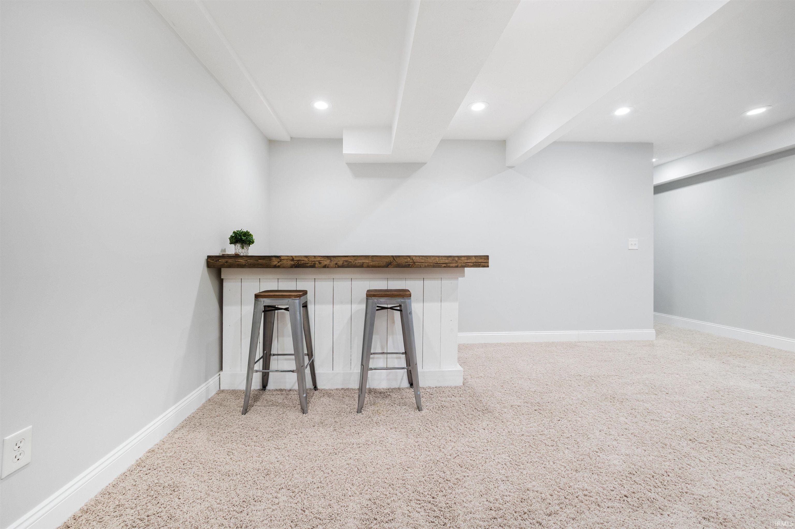 Goshen, Indiana 46528, United States, 3 Bedrooms Bedrooms, ,2 BathroomsBathrooms,Residential,Pending,250328