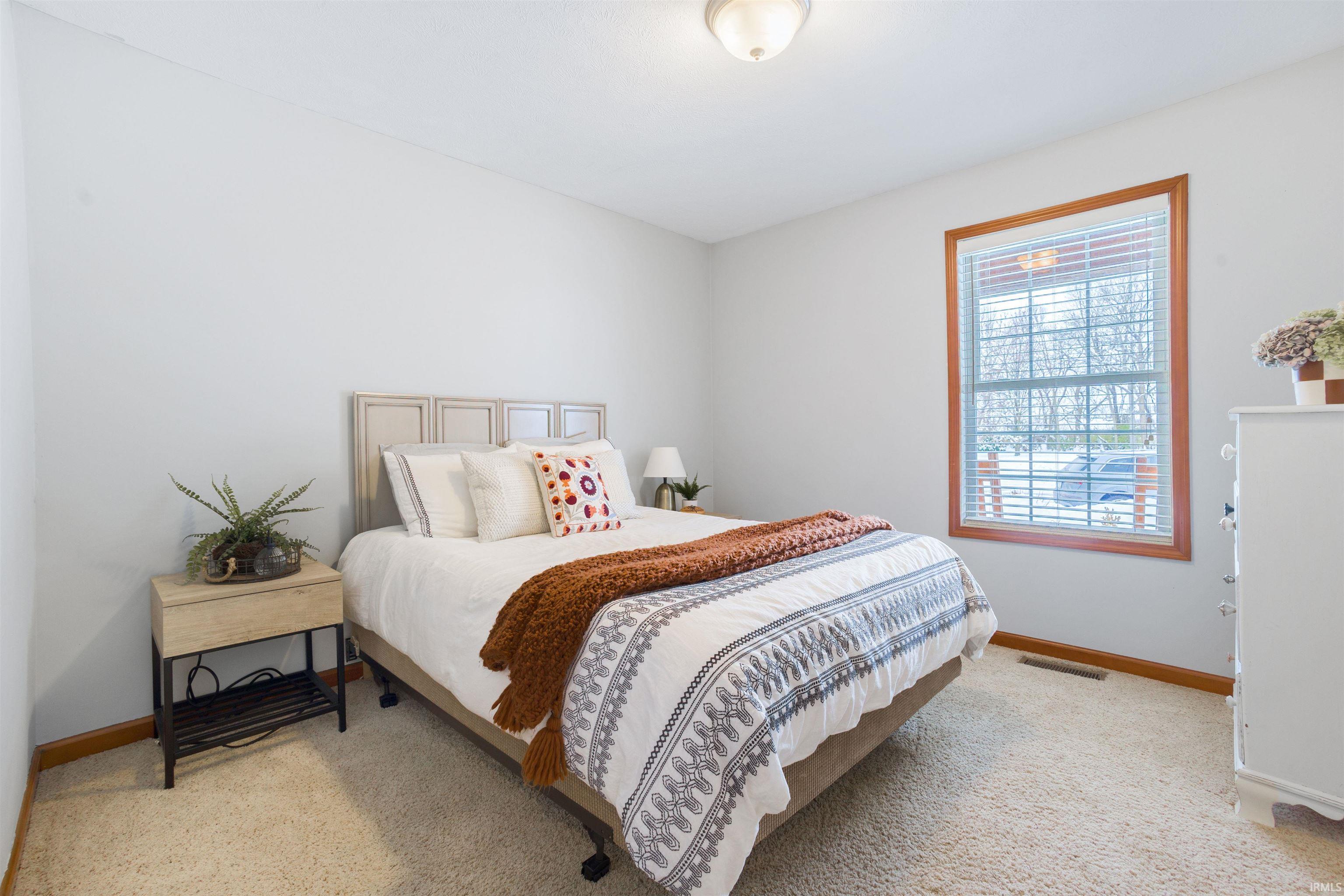 Goshen, Indiana 46528, United States, 3 Bedrooms Bedrooms, ,2 BathroomsBathrooms,Residential,Pending,250328