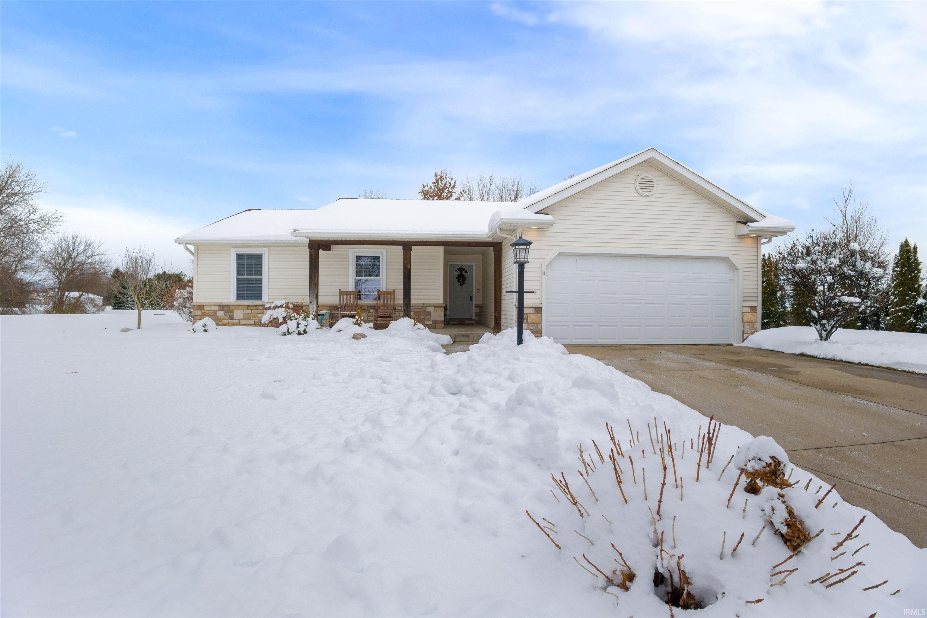 Goshen, Indiana 46528, United States, 3 Bedrooms Bedrooms, ,2 BathroomsBathrooms,Residential,Pending,250328