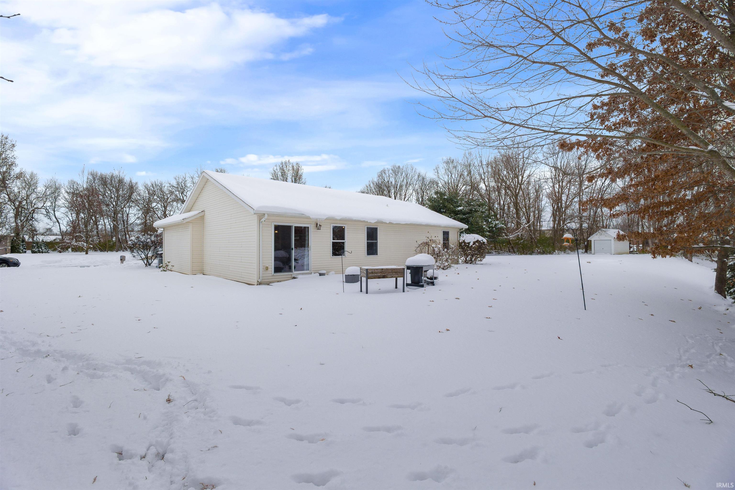 Goshen, Indiana 46528, United States, 3 Bedrooms Bedrooms, ,2 BathroomsBathrooms,Residential,Pending,250328