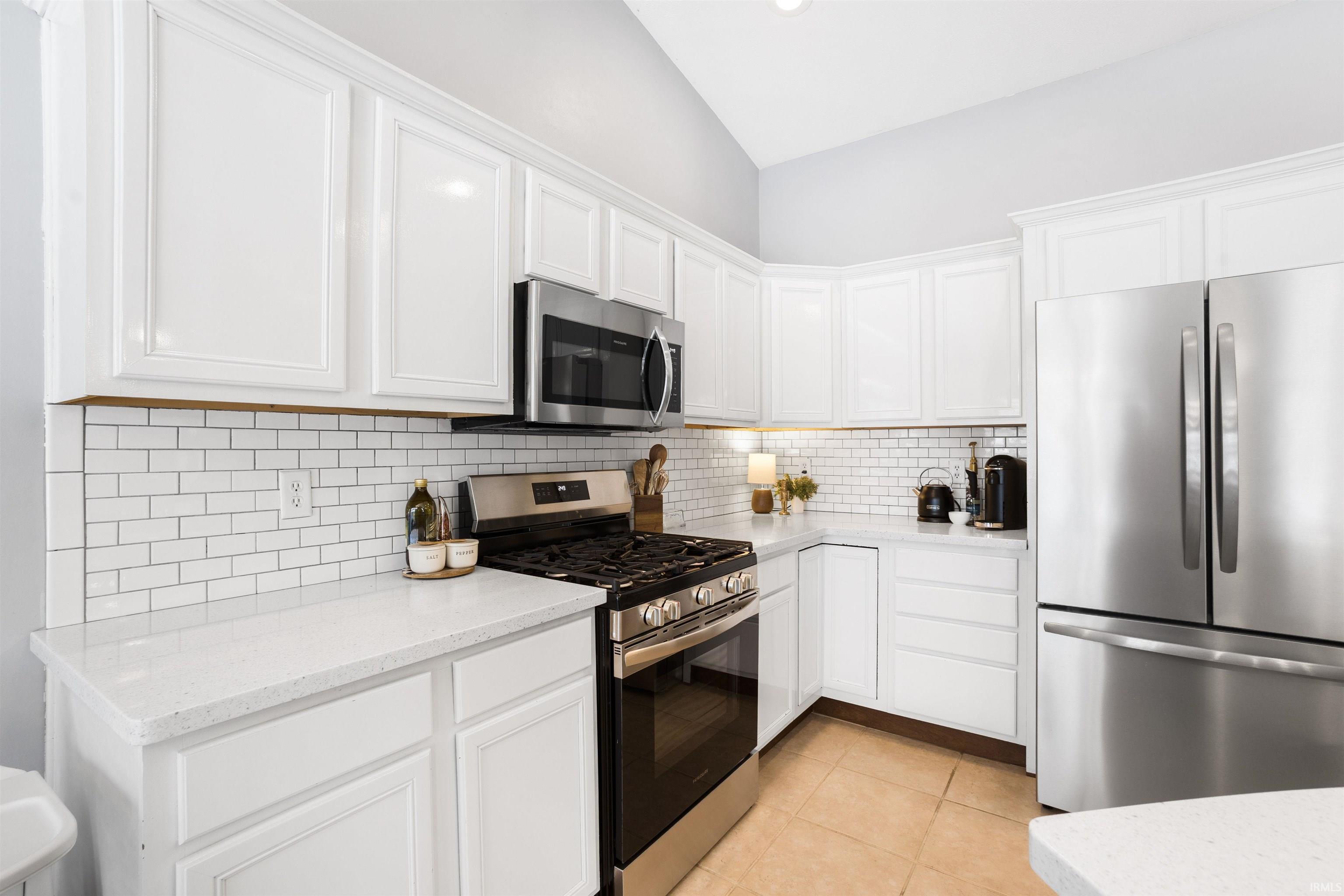 Goshen, Indiana 46528, United States, 3 Bedrooms Bedrooms, ,2 BathroomsBathrooms,Residential,Pending,250328