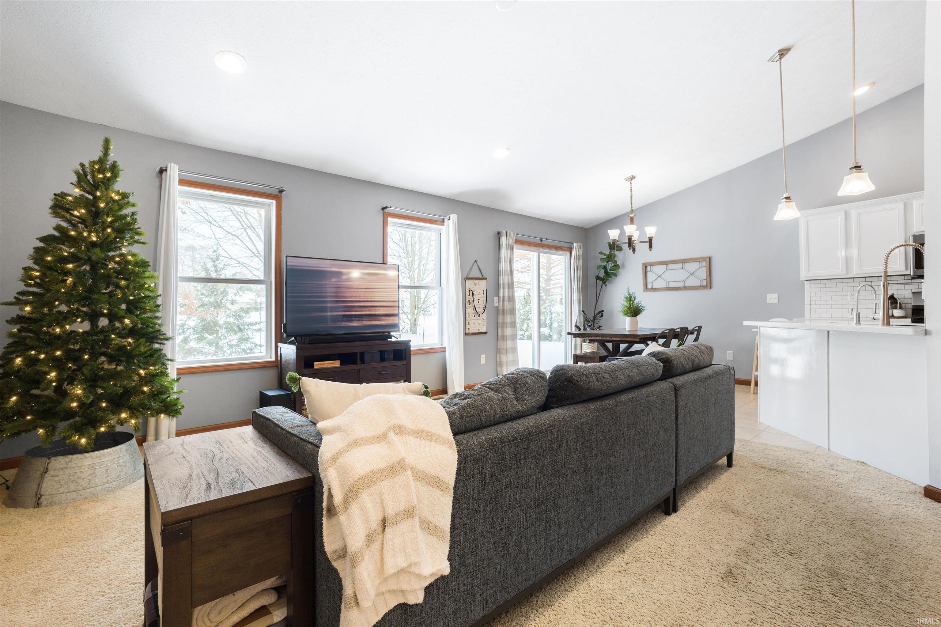 Goshen, Indiana 46528, United States, 3 Bedrooms Bedrooms, ,2 BathroomsBathrooms,Residential,Pending,250328