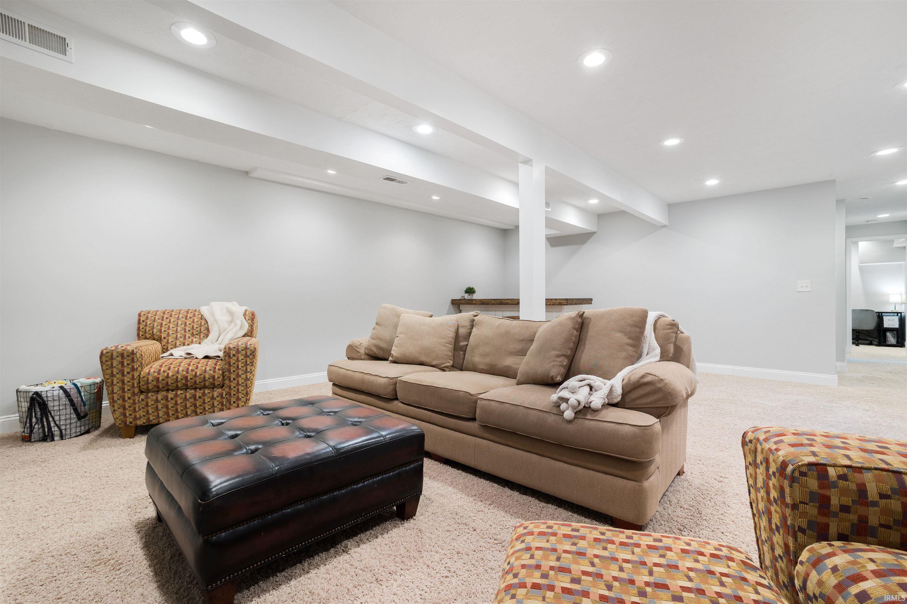 Goshen, Indiana 46528, United States, 3 Bedrooms Bedrooms, ,2 BathroomsBathrooms,Residential,Pending,250328