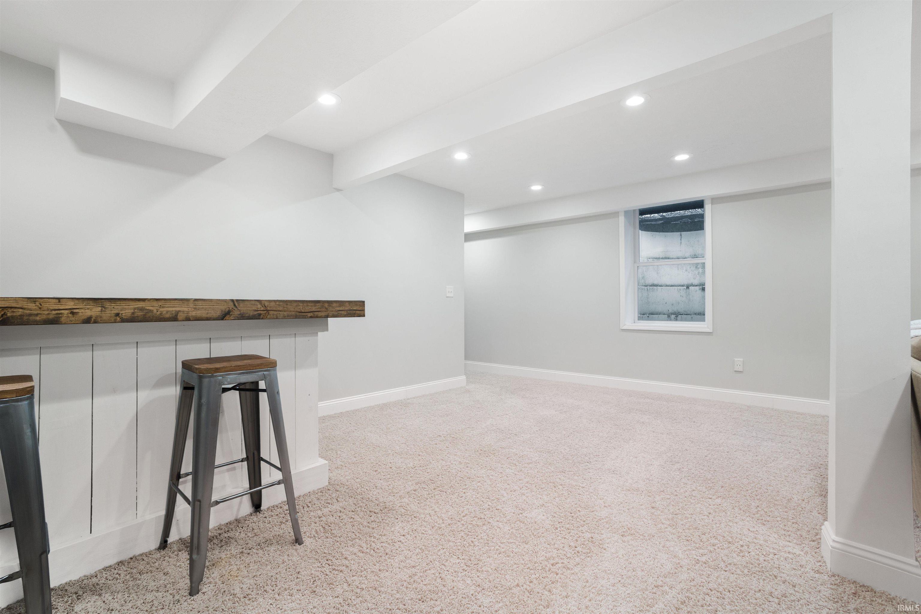 Goshen, Indiana 46528, United States, 3 Bedrooms Bedrooms, ,2 BathroomsBathrooms,Residential,Pending,250328