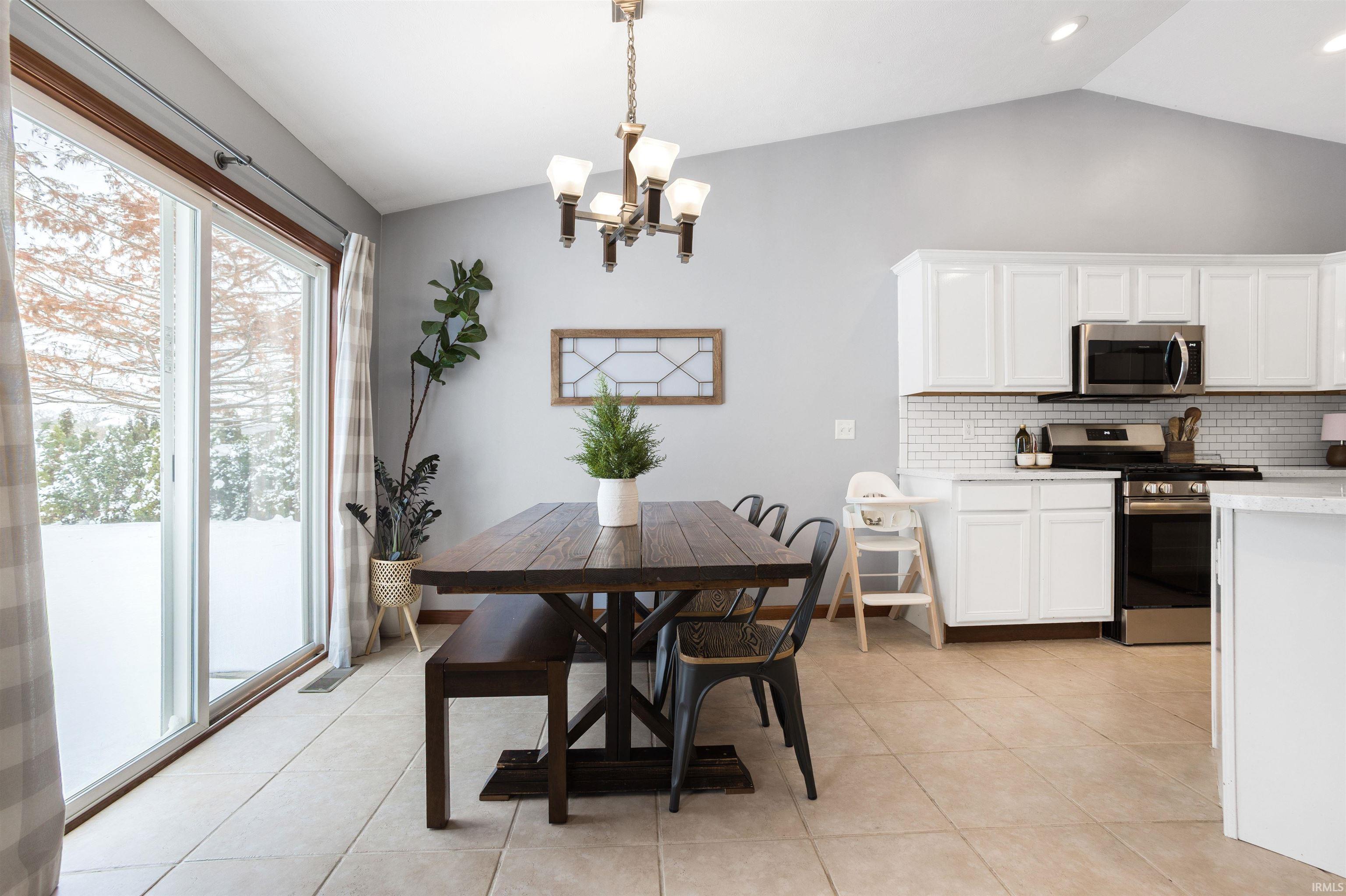 Goshen, Indiana 46528, United States, 3 Bedrooms Bedrooms, ,2 BathroomsBathrooms,Residential,Pending,250328