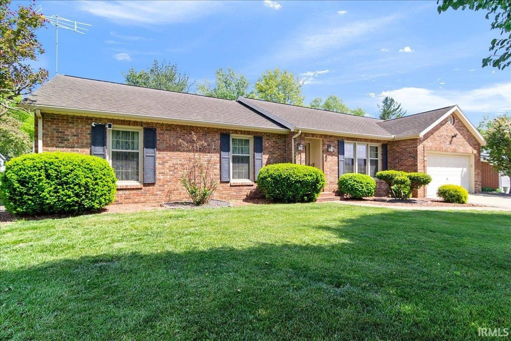 Photo of 1116 N MAIN Street, Princeton, IN 47670 (MLS # 202614992)