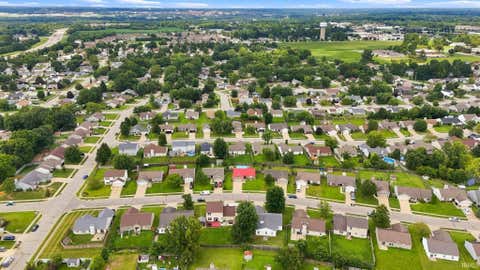 Tiny photo for 332 Plantation Way, Lafayette, IN 47909 (MLS # 202633042)
