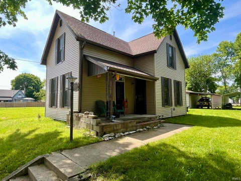Photo of 262 W 8Th Street, Peru, IN 46970 (MLS # 202621893)