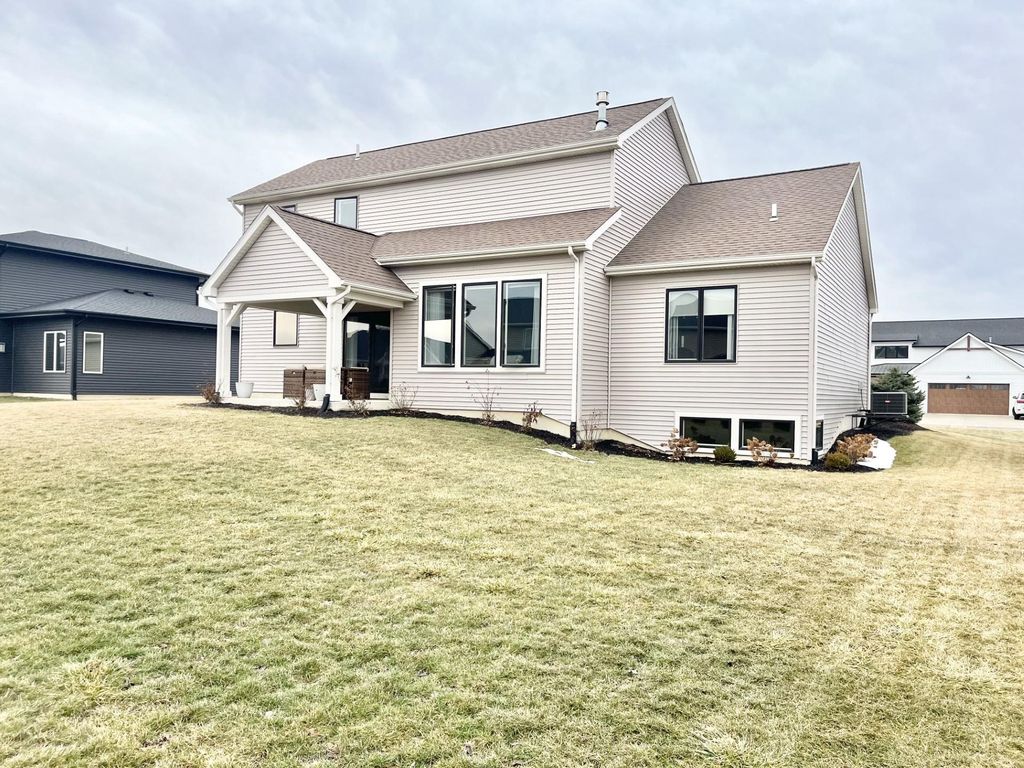 Photo of 1743 Faircloud Drive, Fort Wayne, IN 46814 (MLS # 202603749)