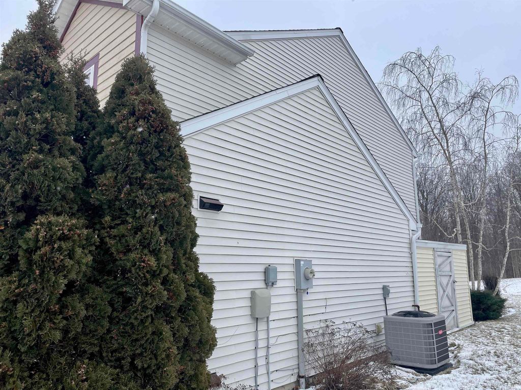 Photo of 3025 Trappers Cove, Huntington, IN 46750 (MLS # 202601889)