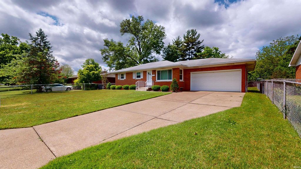 Photo of 1914 N Thomas Avenue, Evansville, IN 47711 (MLS # 202615612)