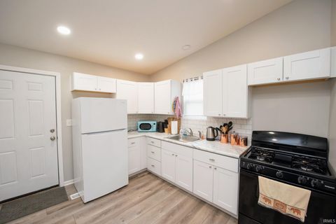 Tiny photo for 1622 Perdue Street, Lafayette, IN 47905 (MLS # 202530661)