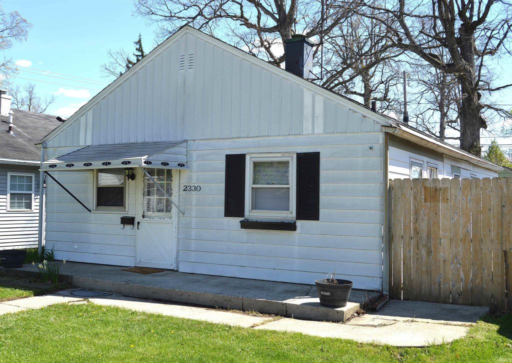 Photo of 2330 Vance Avenue, Fort Wayne, IN 46805 (MLS # 202614050)