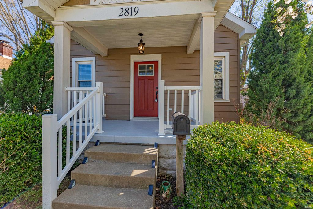 Photo of 2819 Oakley Street, Evansville, IN 47710 (MLS # 202611898)