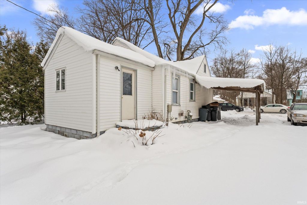 Photo of 52128 Helmen Avenue, South Bend, IN 46637 (MLS # 202603756)