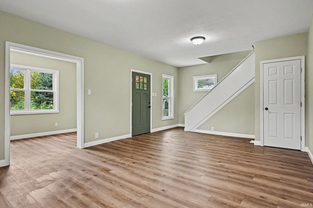 Photo of 208 Riley Place, South Bend, IN 46601 (MLS # 202642961)