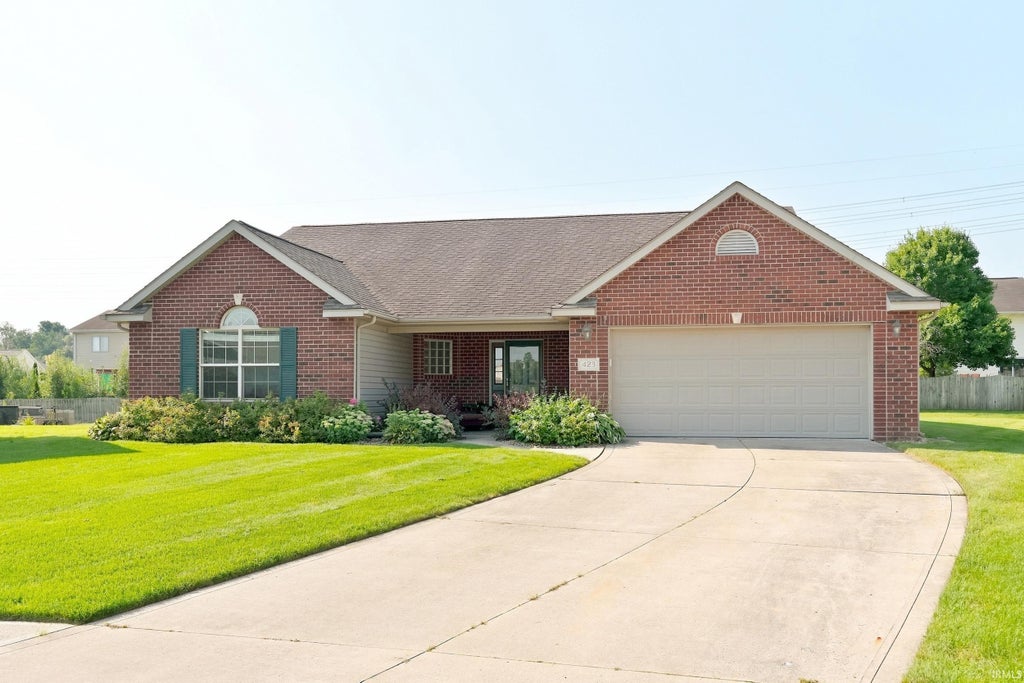 Photo of 423 Mabry Cove, Fort Wayne, IN 46825 (MLS # 202634675)