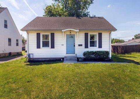Photo of 221 Vann Avenue, Evansville, IN 47714 (MLS # 202616783)
