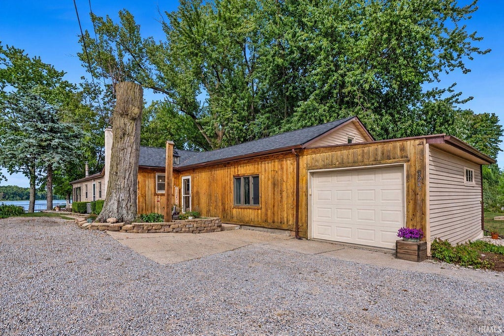 Photo of 3245 E Colony Avenue, Columbia City, IN 46725 (MLS # 202635566)