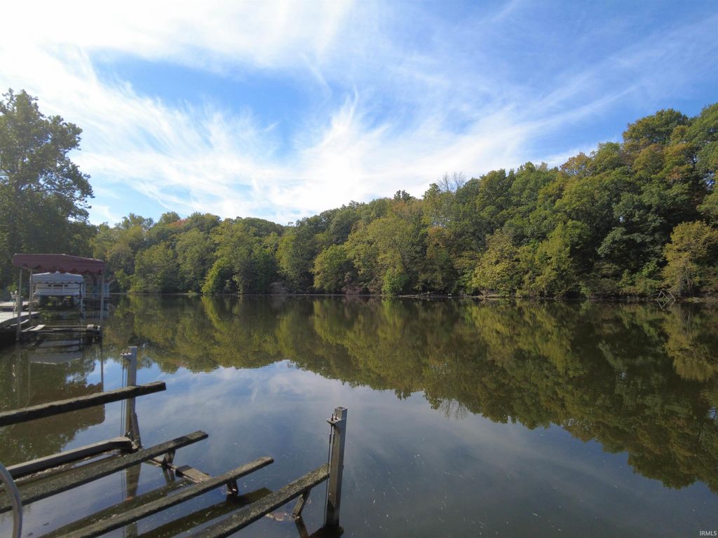 Photo of 1188 N Diamond Pt. Court, Monticello, IN 47960 (MLS # 202540218)