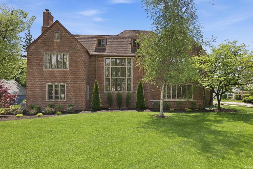 Photo of 721 W Spencer Avenue, Marion, IN 46952 (MLS # 202638779)