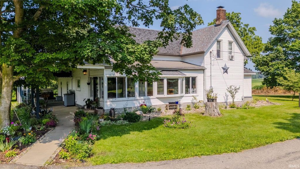 Photo of 3831 W 100 S, Wabash, IN 46992 (MLS # 202629452)