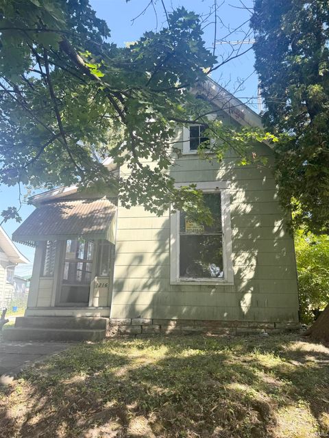 Photo of 1216 S Buckeye Street, Kokomo, IN 46902 (MLS # 202537808)