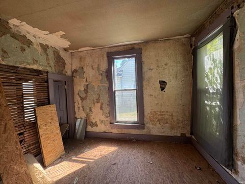 Tiny photo for 1216 S Buckeye Street, Kokomo, IN 46902 (MLS # 202537808)