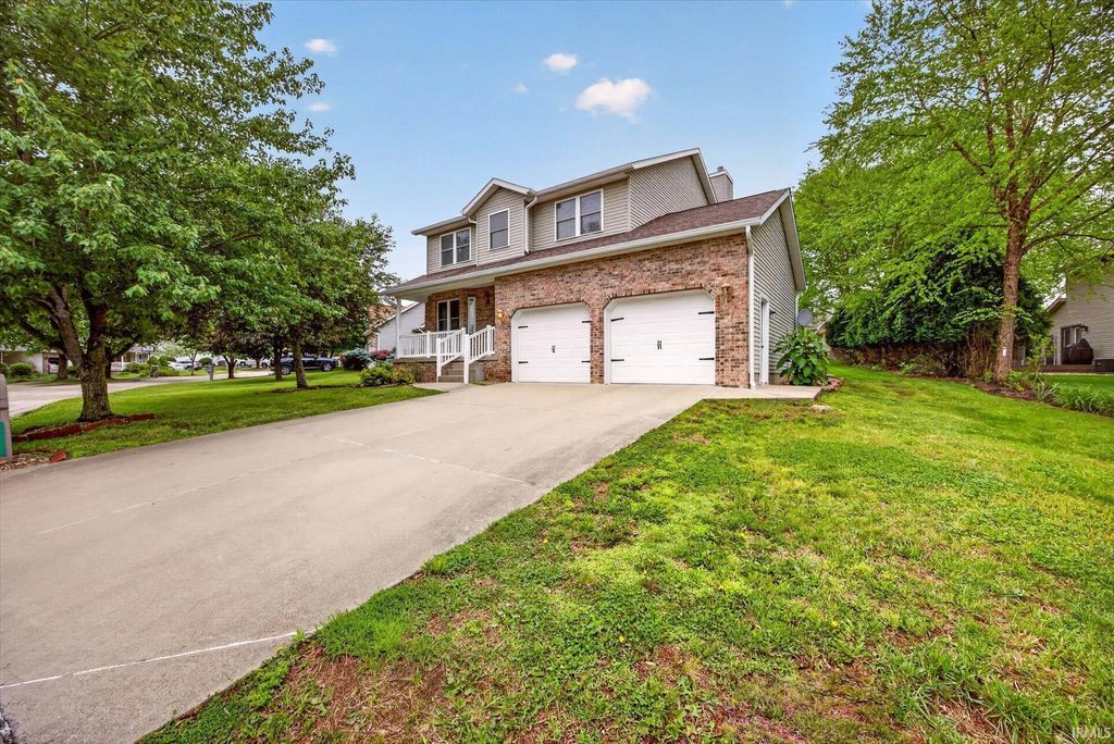 Photo of 2683 S Isabel Court, Bloomington, IN 47403 (MLS # 202609993)