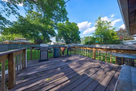 Tiny photo for 6612 E Oak Street, Evansville, IN 47715 (MLS # 202618619)