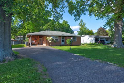 Tiny photo for 6612 E Oak Street, Evansville, IN 47715 (MLS # 202618619)