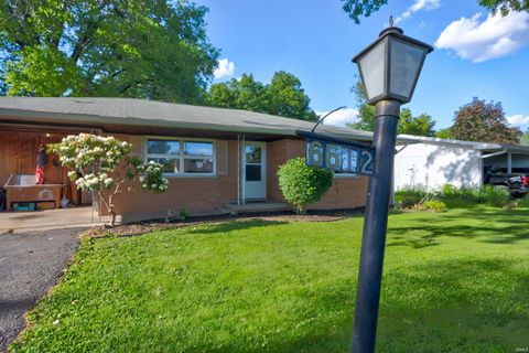 Tiny photo for 6612 E Oak Street, Evansville, IN 47715 (MLS # 202618619)