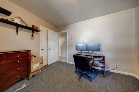 Tiny photo for 6612 E Oak Street, Evansville, IN 47715 (MLS # 202618619)