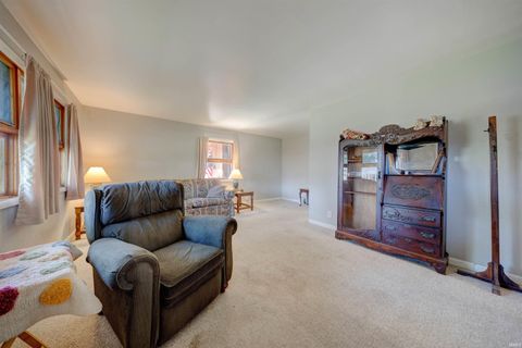 Tiny photo for 6612 E Oak Street, Evansville, IN 47715 (MLS # 202618619)