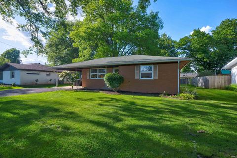 Tiny photo for 6612 E Oak Street, Evansville, IN 47715 (MLS # 202618619)