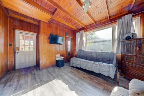 Tiny photo for 6612 E Oak Street, Evansville, IN 47715 (MLS # 202618619)