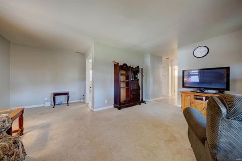 Tiny photo for 6612 E Oak Street, Evansville, IN 47715 (MLS # 202618619)