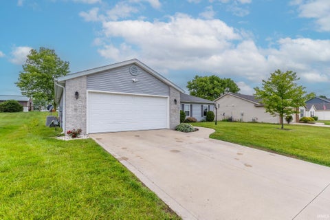 Tiny photo for 226 Glory Avenue, Kendallville, IN 46755 (MLS # 202624678)