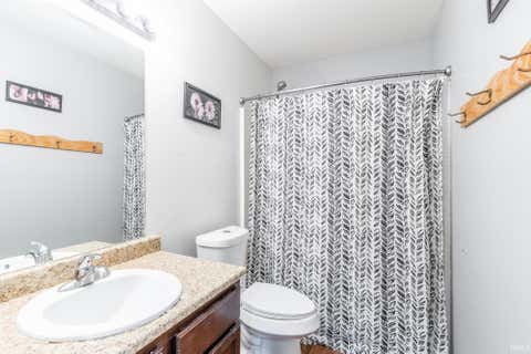 Tiny photo for 226 Glory Avenue, Kendallville, IN 46755 (MLS # 202624678)