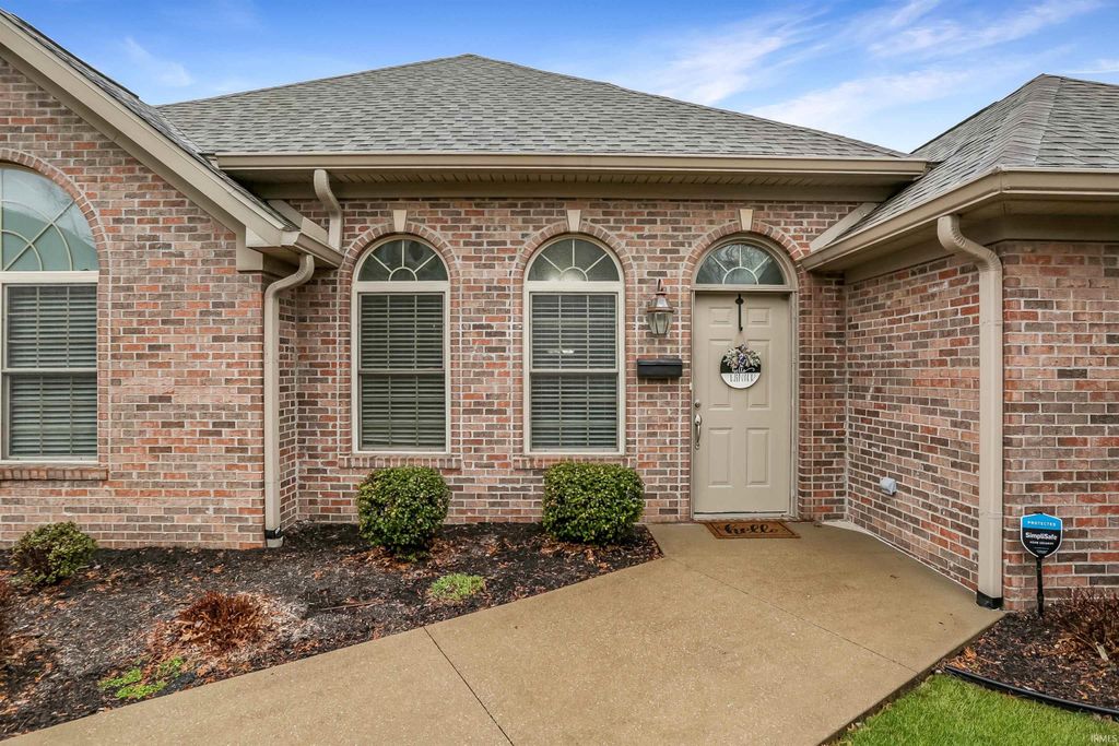 Photo of 8160 Wyntree Villas Drive, Newburgh, IN 47630 (MLS # 202606971)