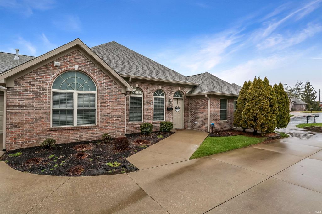 Photo of 8160 Wyntree Villas Drive, Newburgh, IN 47630 (MLS # 202606971)