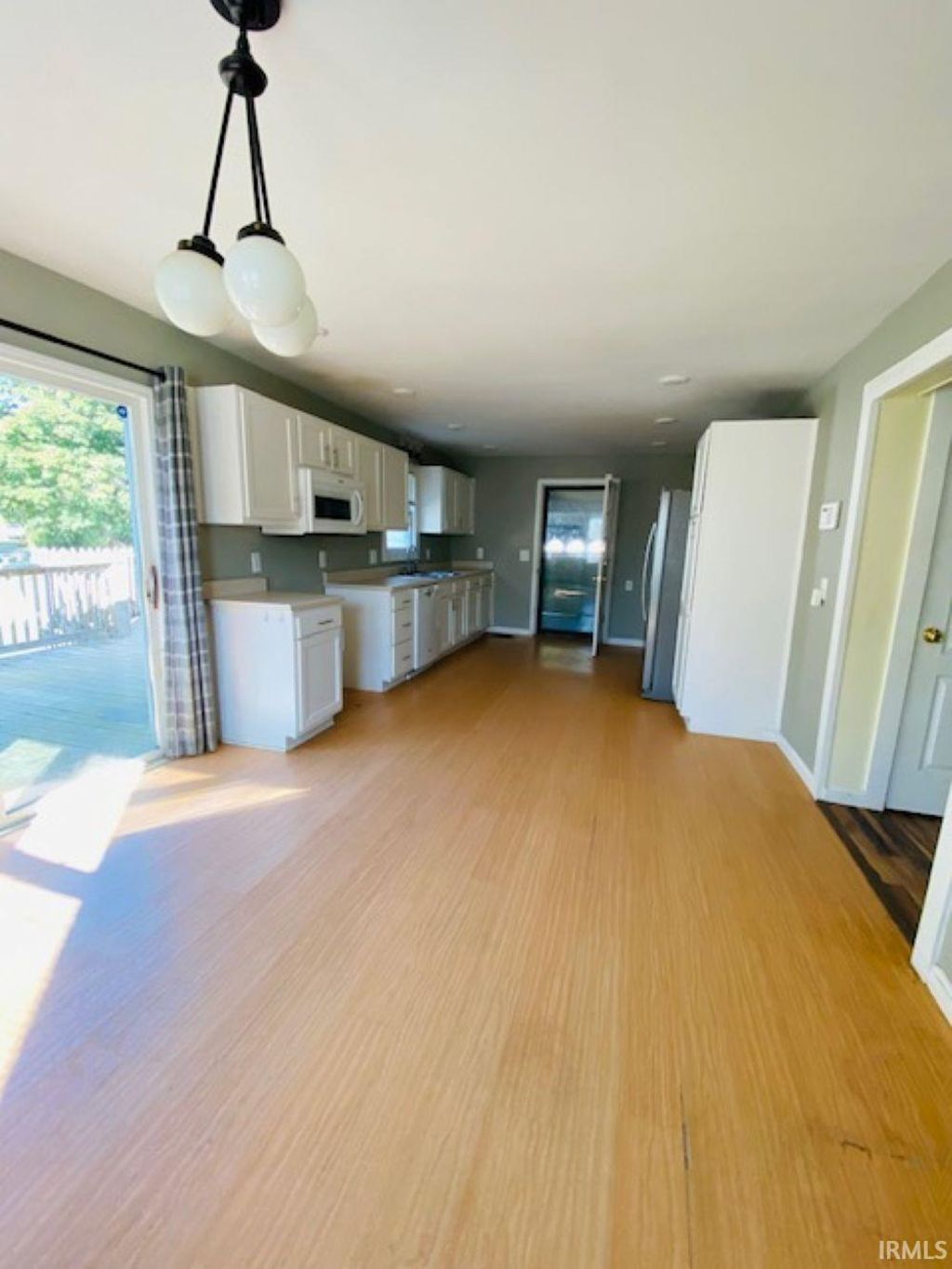Photo of 304 W Pike Avenue, Petersburg, IN 47567 (MLS # 202542945)