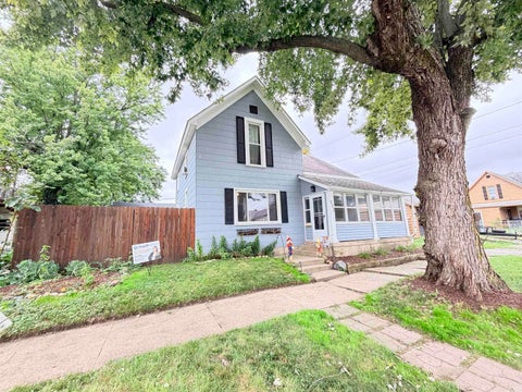 Photo of 112 N Jefferson Street, Peru, IN 46970 (MLS # 202637473)