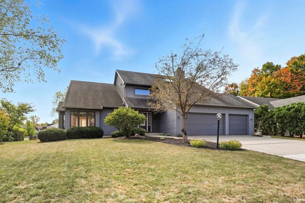 Photo of 1130 Bunker Hill Place, Fort Wayne, IN 46825 (MLS # 202541255)